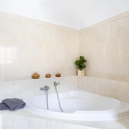 Casa Ajabo With Heateable Pool