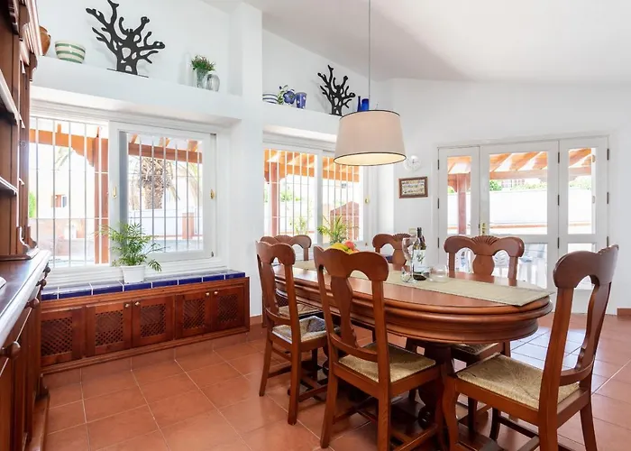 Casa Ajabo With Heateable Pool *