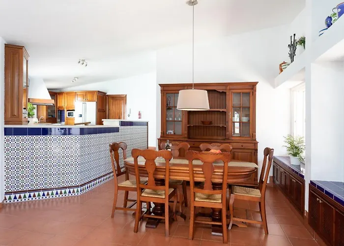 Casa Ajabo With Heateable Pool