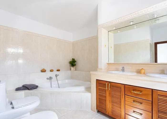 Casa Ajabo With Heateable Pool 别墅